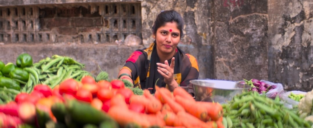 Knuckle Drag Dream - Mumbai street